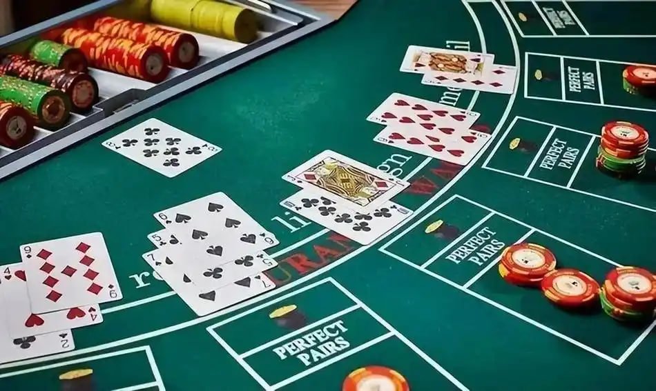 Demonstrasi pengalaman bermain Ikan Jackpot di smartphone dengan antarmuka responsif